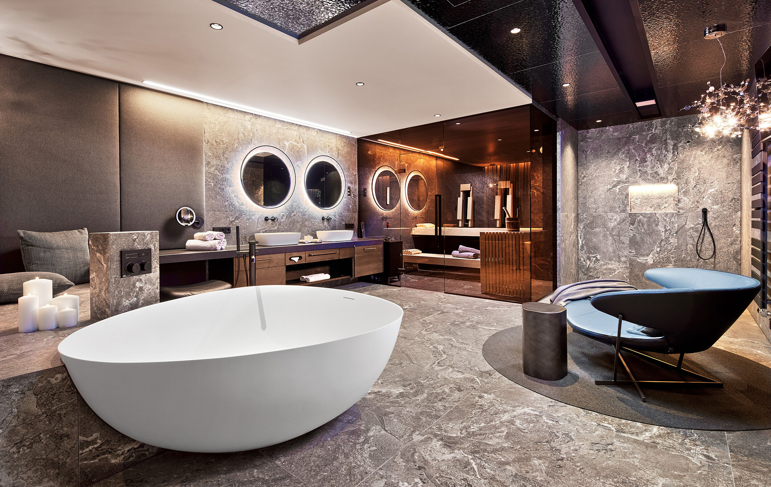 Luxury-Suite - Badezimmer mit DUO-Badewanne